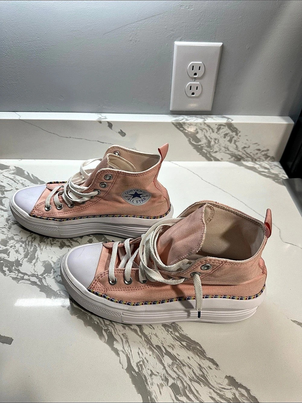 Converse Chuck Taylor All Star High Top Sneakers Pink & White (big kids size 7)